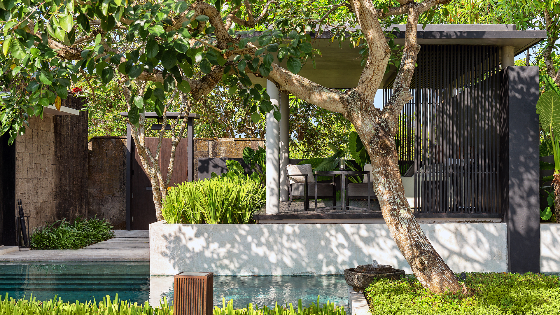 Mountain Pool Villa - Bright, open accommodations engaging the natural surroundings